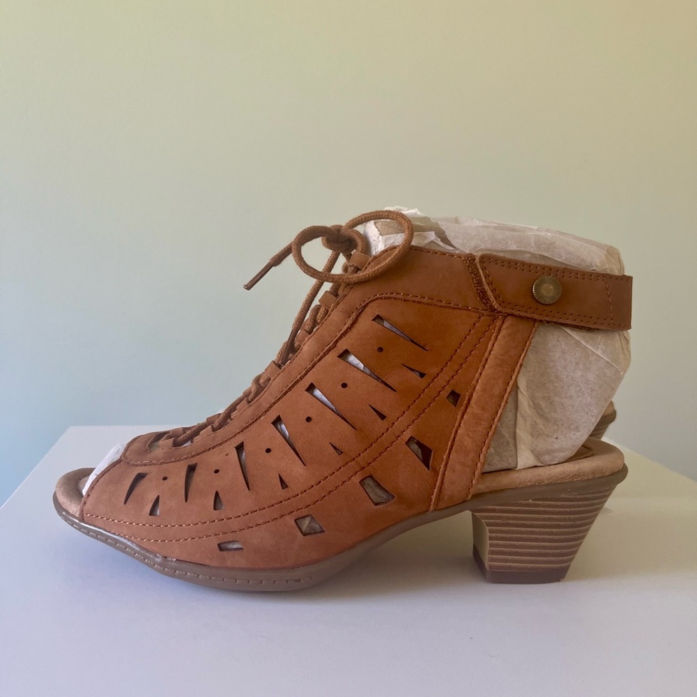 Earth Tan Heeled Boots with Cutout Design